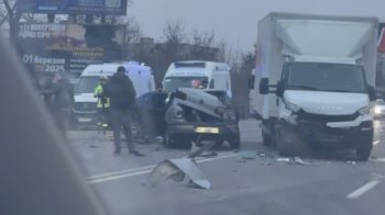 У Дублянах через зіткнення Opel та Iveco постраждали двоє чоловіків