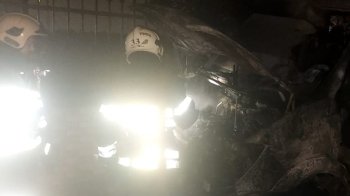 З-під капота вибивався густий чорний дим: на Львівщині горіла машина