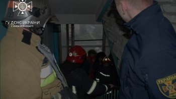 У Львові горіла багатоповерхівка на вулиці Кульпарківській: вогнеборці врятували 6 людей