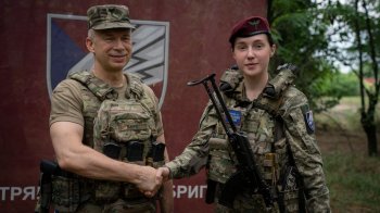 Операторку FPV-дронів зі Львова нагородили почесною відзнакою “Золотий хрест”