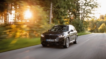 На трасі біля Львова під час руху вщент згоріло авто BMW X5