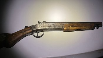 На Львівщині затримали п'яного чоловіка зі зброєю