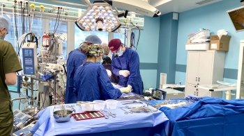 Зупинили серце, щоб усунути дефект: львівські лікарі прооперували п’ятимісячну дівчинку