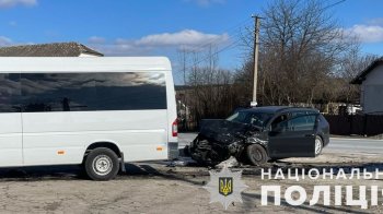 20-річний водій Mercedes-Benz зіткнувся з водієм Volkswagen Golf на Львівщині