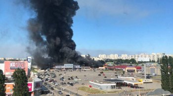 У Харкові окупанти влучили у будівельний гіпермаркет: є загиблі