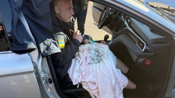 Спійманий на хабарі львівський митник вийшов з під варти