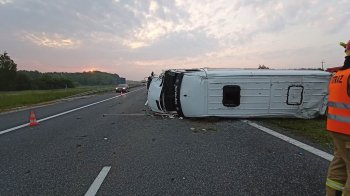 У Польщі перевернувся автобус з українцями: пасажирів госпіталізували