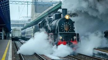 Укрзалізниця відкрила продаж залишкових квитків на “Потяг до тебе” у Києві та Львові