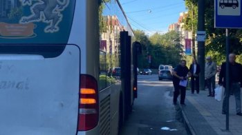 76-річний пасажир випав з автобуса у Львові та перебуває в комі