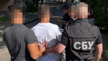 Львівʼянин за понад тисячу доларів намагався оформити 33-річного чоловіка в університет
