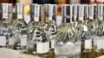 У Львові знищать понад тисячу пляшок контрафактного алкоголю, вилученого під час обшуків