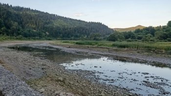На річках Львівщини прогнозують подальший спад рівня води