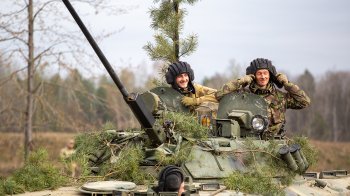 Наступаємо і ми, і окупанти: у Міноборони розповіли про актуальну ситуацію на фронті