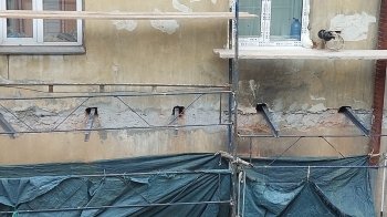 Поблизу центру Львова почали зводити самовільну добудову