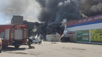 Росіяни обстріляли супермаркету в Костянтинівці: є загиблі