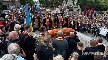 Тисячі львів’ян прийшли попрощатися з Іриною Фаріон