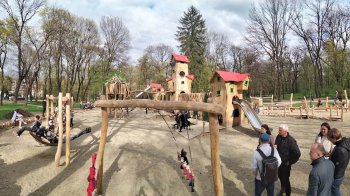 У поліції підтвердили випадок з травмованим хлопчиком на дитячому майданчику у Львові