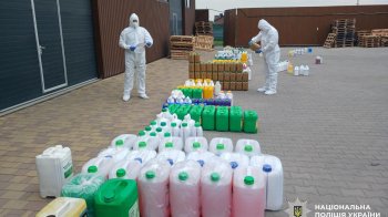 Нацполіція вилучила фальсифіковану агрохімію на 100 млн грн: обшуки проводити й на Львівщині