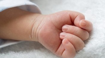 За смертельне побиття кількамісячного сина львівський суд ув'язнив матір на вісім років