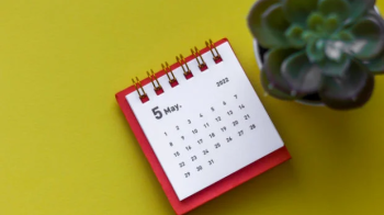 Травневі вихідні 2022 в Україні: коли та скільки