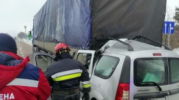 Екстрені служби на місці ДТП у Рівненській області, фото поліції