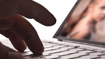 Мешканця Львівщини засудили за зберігання дитячих оголених фото