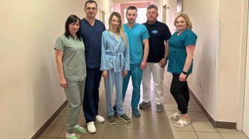 Хірурги Львівського онкоцентру видалили дівчині 15-сантиметрову пухлину