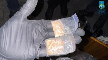 На Львівщині затримали 29-річного чоловіка за торгівлю наркотиками