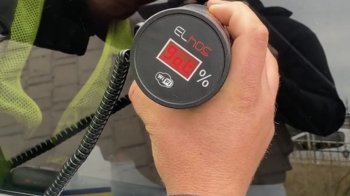 Так пів країни їздить: на Львівщині чоловіка оштрафували за тонування вікон автівки