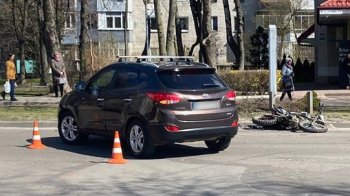 Зіткнулися Hyundai ix35 та мотоцикл Forte Cross 250