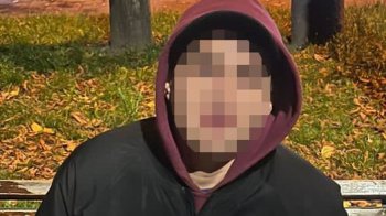 У Львові поліцейські затримали зловмисника, підозрюваного у пограбуванні жінки в під’їзді