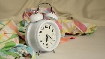 Як легко прокидатися вранці: поради сомнотерапевтки