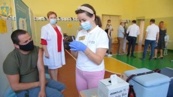 На Львівщині продовжують щепити від Covid-19: де можна отримати вакцину