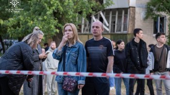 Також відомо про пошкодження у кількох районах міста