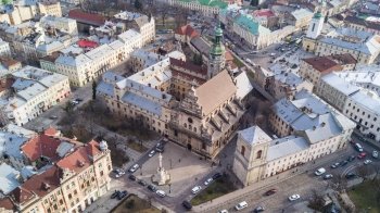 Коли та скільки відпочиватимуть українці в березні