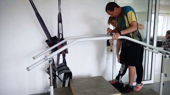 У Львові хірурги відновили обличчя захисника за допомогою титанових протезів