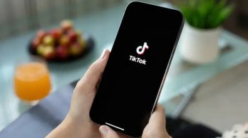 Батька зі Львівщини оштрафували через зневажливе відео доньки про вчителів у TikTok