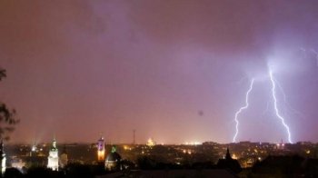 У Львові очікують на грозу та шквальний вітер 16 липня