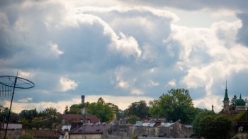 У Львові та області синоптики на 30 червня прогнозують хмарну погоду та сильний вітер