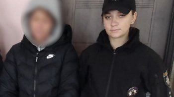 У Радехові затримали жінку за убивство молодшого співмешканця ножем