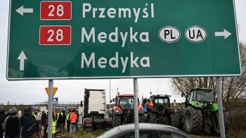 Пункт пропуску Медика-Шегині заблокували для всіх видів транспорту