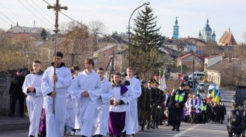 У Мостиська перепоховали ексгумованих на львівському цвинтарі польських військових