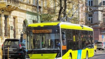 Через повітряну тривогу у Львові змінили рух громадського транспорту