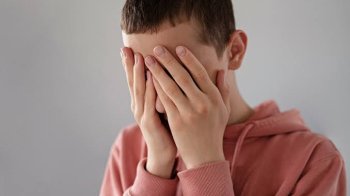 Після самоушкодження підлітка у Львові суд оштрафував його матір