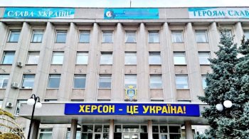 Окупанти тікають з Херсона та «евакуйовують» людей: експерт пояснив, що це означає для України