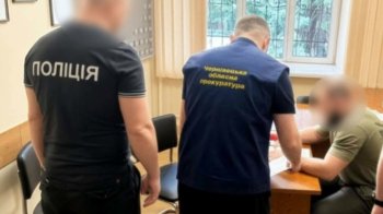Адвокат та двоє буковинців завозили через Львівщину автомобілі під виглядом гуманітарної допомоги