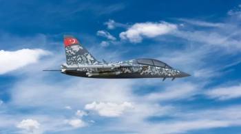 Туреччина успішно випробувала новий штурмовий літак Hürjet (відео)