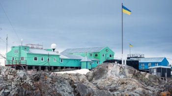 Антарктична станція "Академік Вернадський".