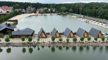 Після 10 років судів: озеро в Брюховичах стало публічним, незаконну огорожу знесли