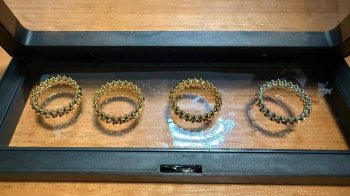 Cartier, Hermès, Chanel: контрабанду відомих брендів зупинили митники у Раві-Руській